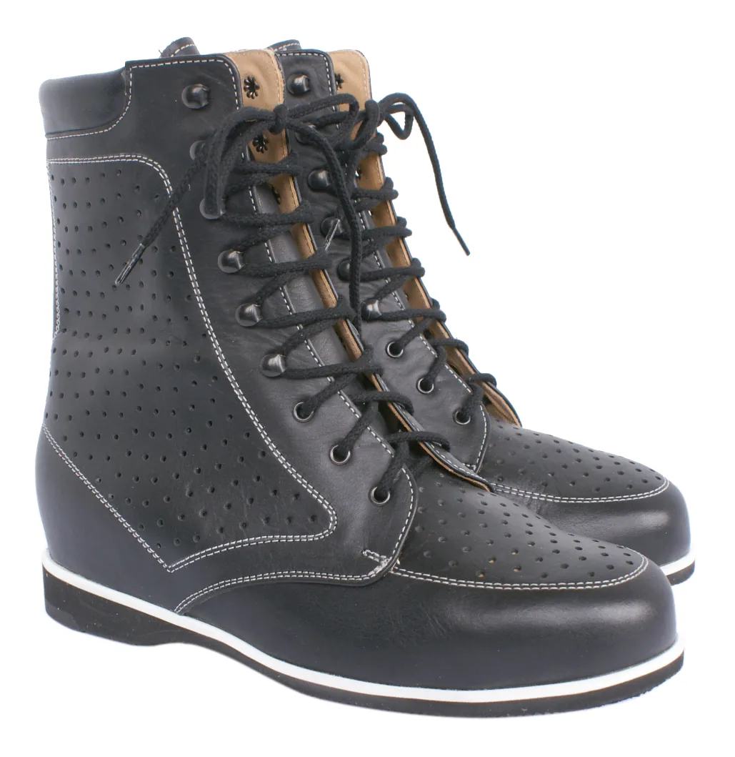Boot perforée — cuir noir