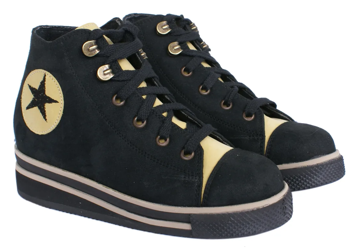 Sneaker montante — daim noir & étoile dorée