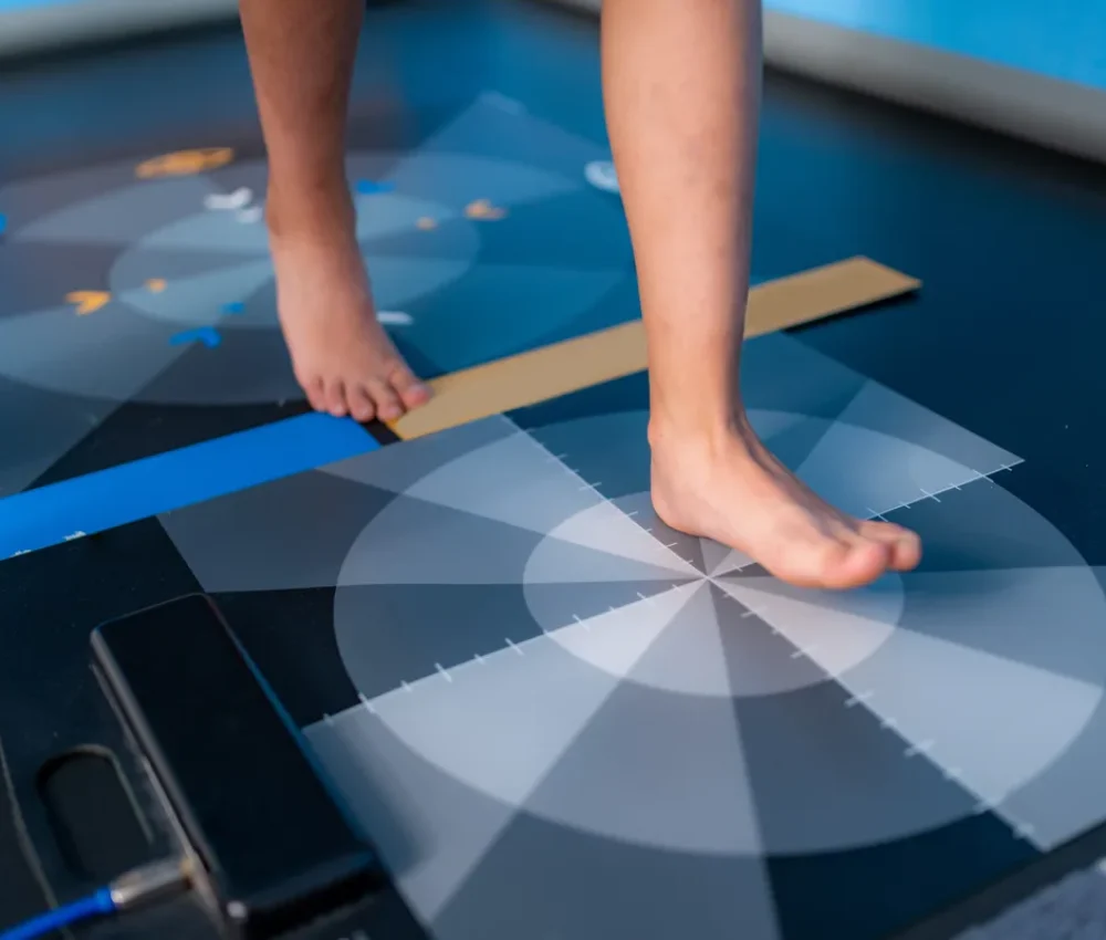 Bilan postural et analyse de la marche sur plateforme – Delcros